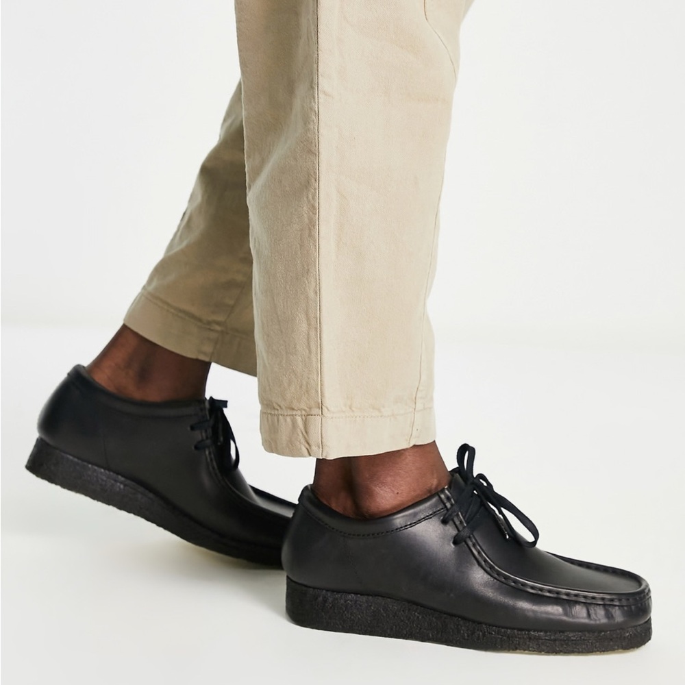 Clark’s Men’s Wallabee Loaders in Black Leather in US 10